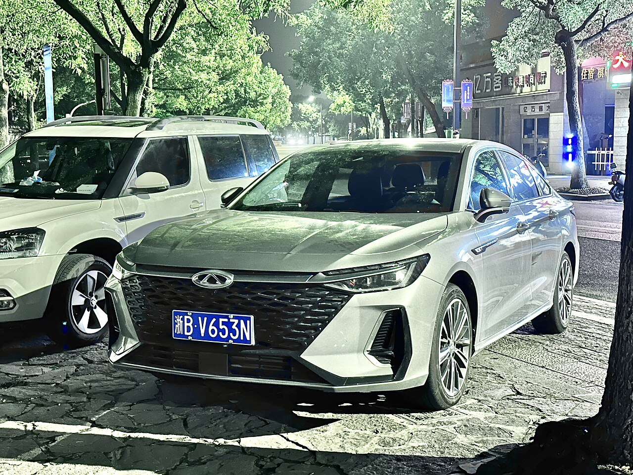 Chery Arrizo 8