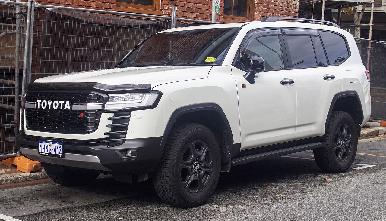 Toyota Land Cruiser 300