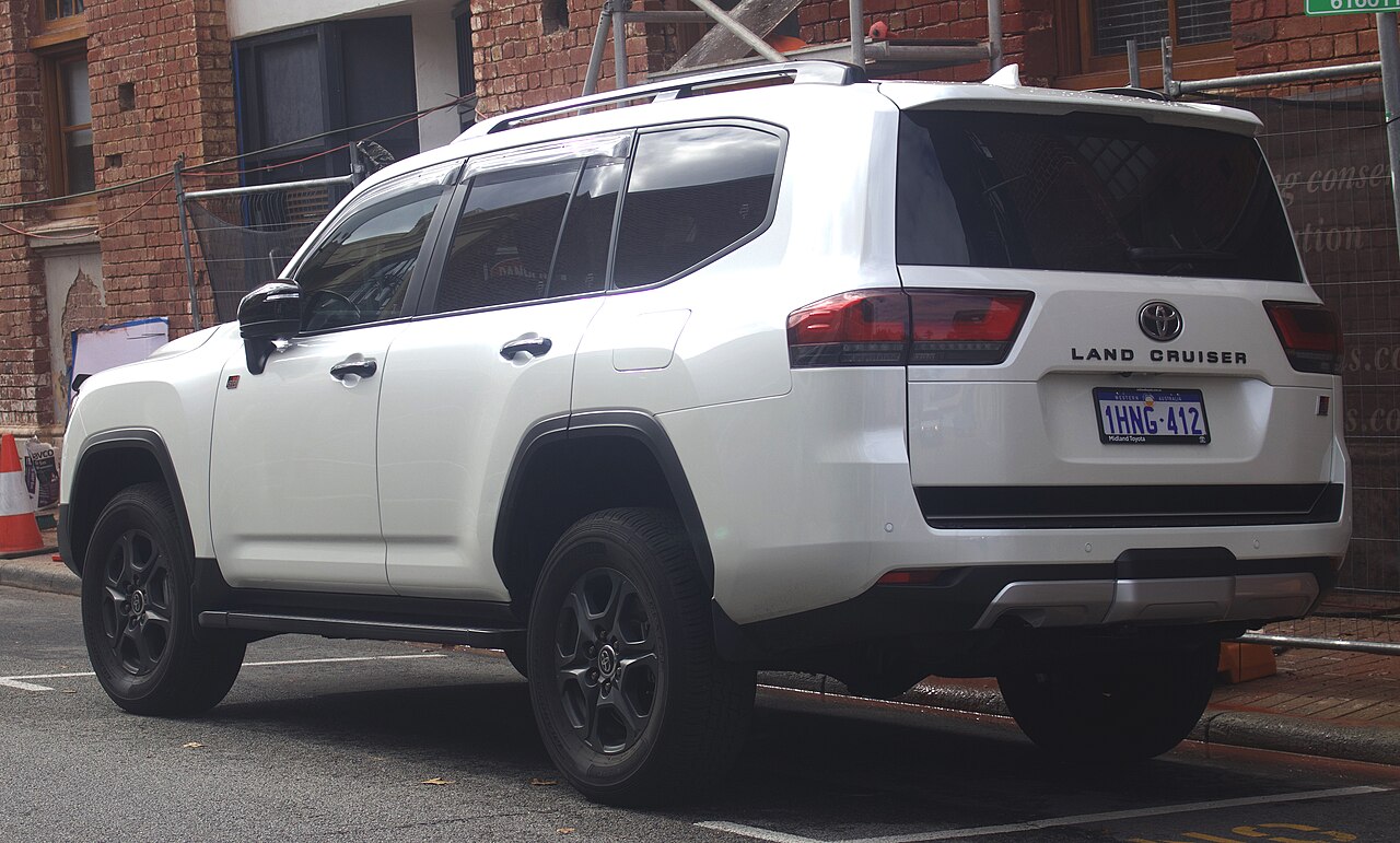 Toyota Land Cruiser 300