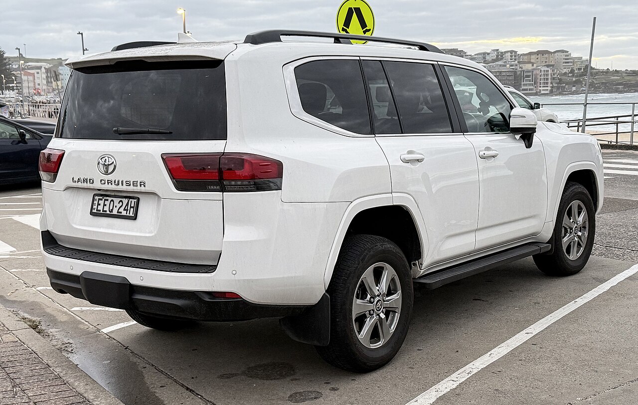 Toyota Land Cruiser 300