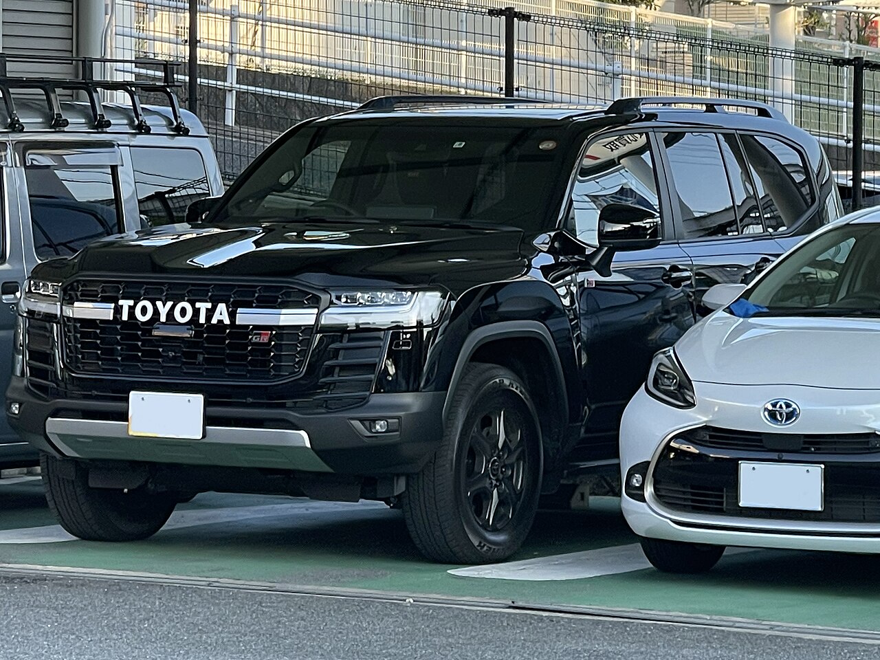 Toyota Land Cruiser 300