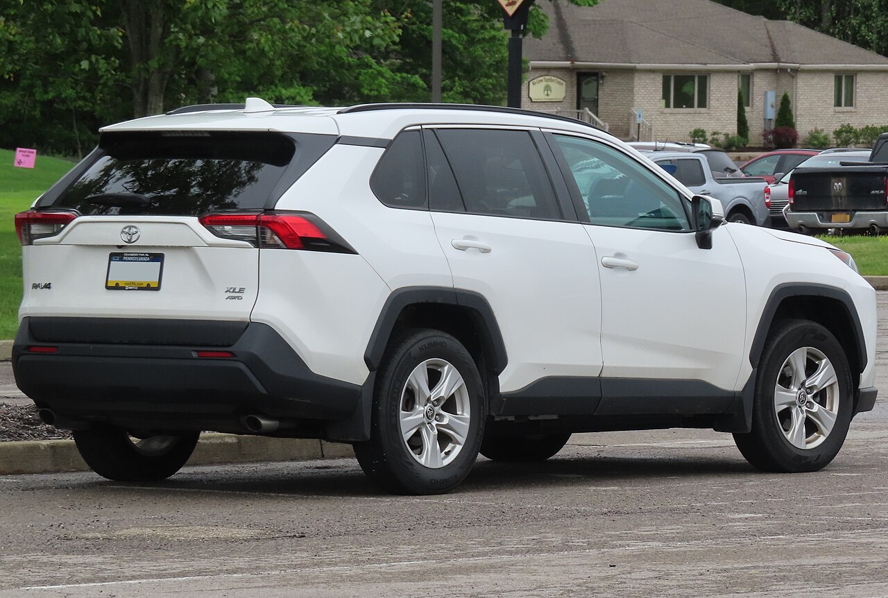Toyota RAV4 (XA50)